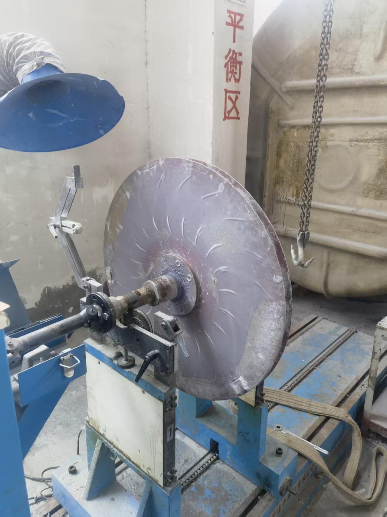 9‑19‑6.3D 粉尘风机振动 16.3mm/s 维修实录:叶轮动平衡校正全过程 福拓环保玻璃钢风机技术资讯