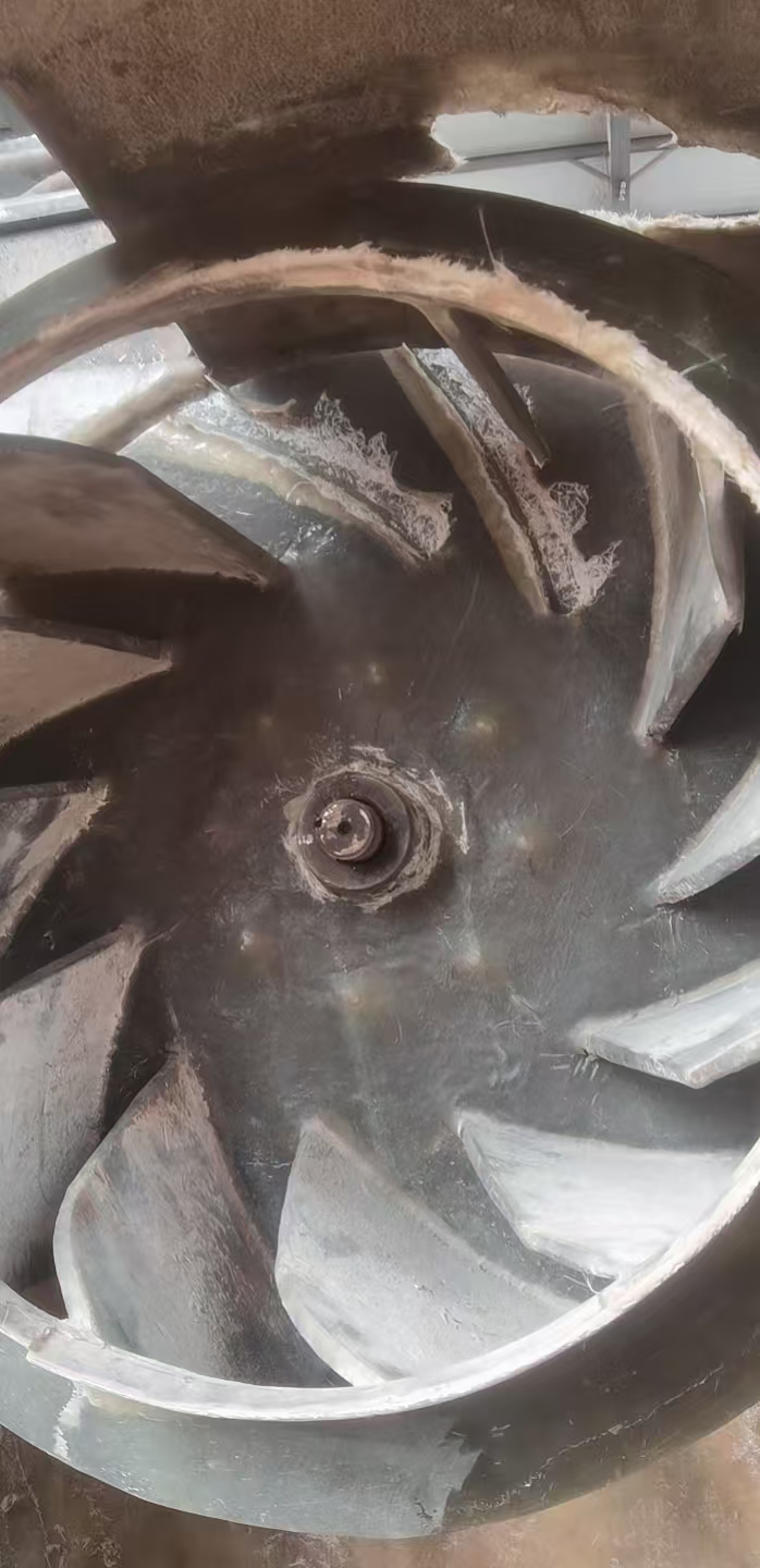 叶片断裂、机壳被击穿——一台4-72型离心风机紧急维修实录 福拓环保玻璃钢风机技术资讯